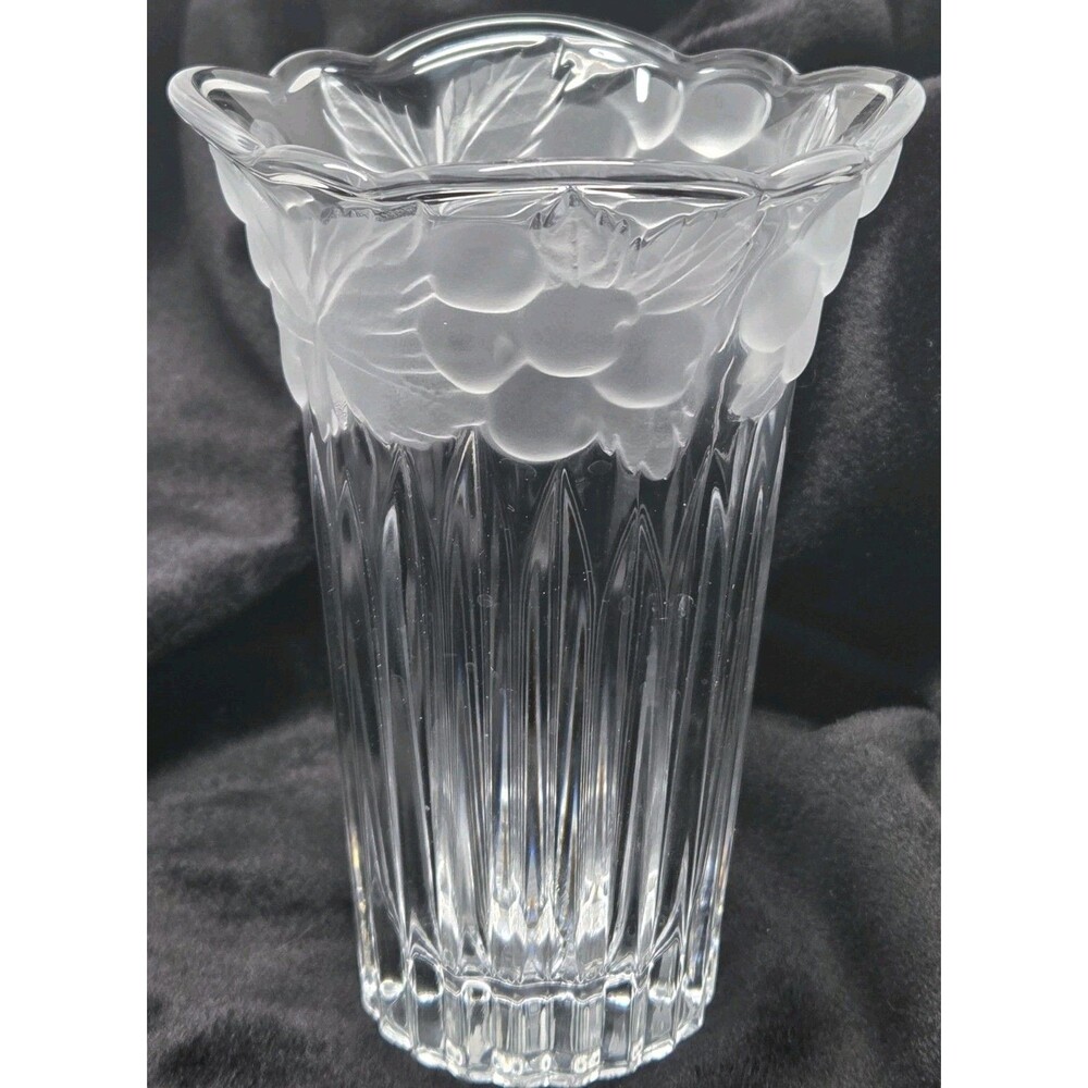 Mikasa Crystal Glass Vase Frosted Embossed Grape Vine Scalloped